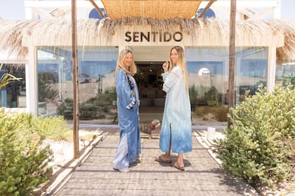 En la puerta de Sentido, uno de los locales icónicos de José Ignacio.