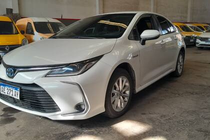 En la puja hay tres unidades del Toyota Corolla