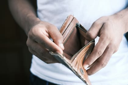 En la realidad social, es muy difícil que una persona consiga crecer si sus "cartas" son inexistentes
