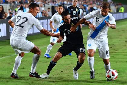 En la selección mayor: frente a Guatemala
