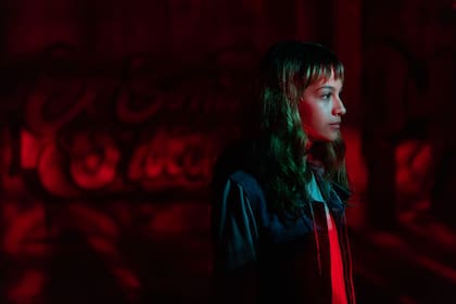 En la serie de Daniel Burman para Prime Video, Aylín (Lilith Curiel) es una adolescente huérfana, criada por su hermano mayor y habitante de una barriada en las afueras del DF