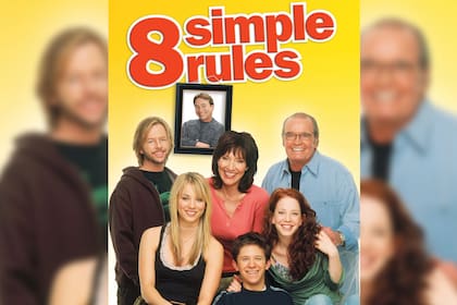 En la serie, le brindaron un sentido homenaje (Poster 8 simple rules)