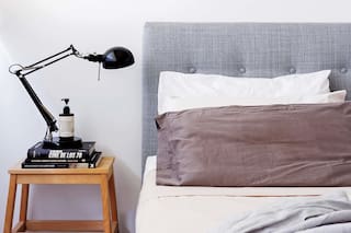 Qué significa tener demasiadas cosas en la mesa de luz