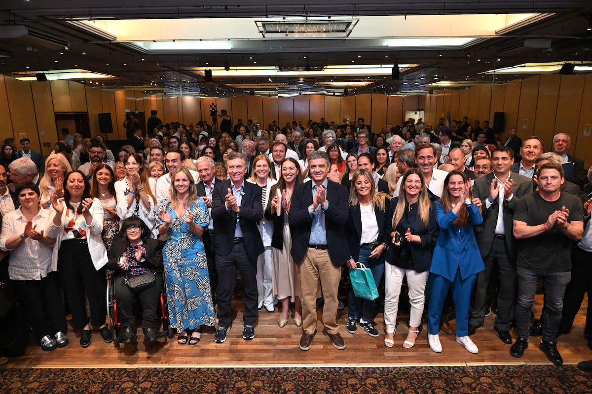 En la última cumbre de Pro en el Hotel Abasto, Macri le pidió a su tropa que se aliste para competir