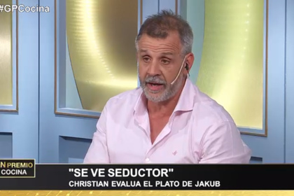 En la última emisión de El gran premio de la cocina, Jakub conquistó a Christian Petersen y a Mauricio Asta con su fricasé de pollo