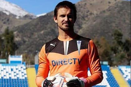 En la Universidad Católica, el club al que llegó luego de retirarse un año y donde jugaría los últimos 5 de su carrera.