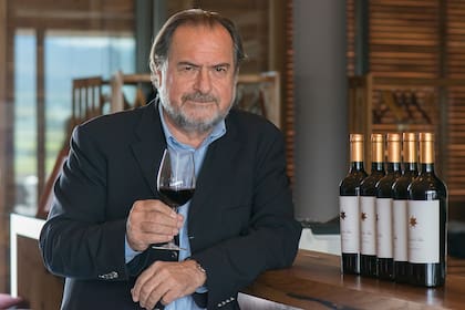 Rolland y su Clos de los Siete, que se elabora con componentes de las cuatro bodegas del proyecto emplazado en Valle de Uco, Mendoza