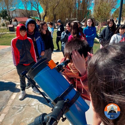 En Lago Posadas, los chicos asistieron a charlas de astrónomos