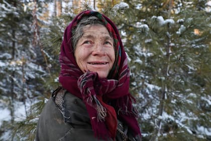 En medio de la helada Siberia, en un claro cerca de las orillas del río Abakán, vive la ermitaña Agafia Lykova, la "mujer más solitaria del mundo"