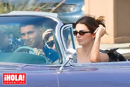 En las calles de Los Ángeles y al volante de su Cadillac Eldorado, uno de sus favoritos. Este modelo de lujo, fabricado en 1960 y llamado Biarritz, se caracteriza por las grandes aletas traseras y luces en forma de cohete