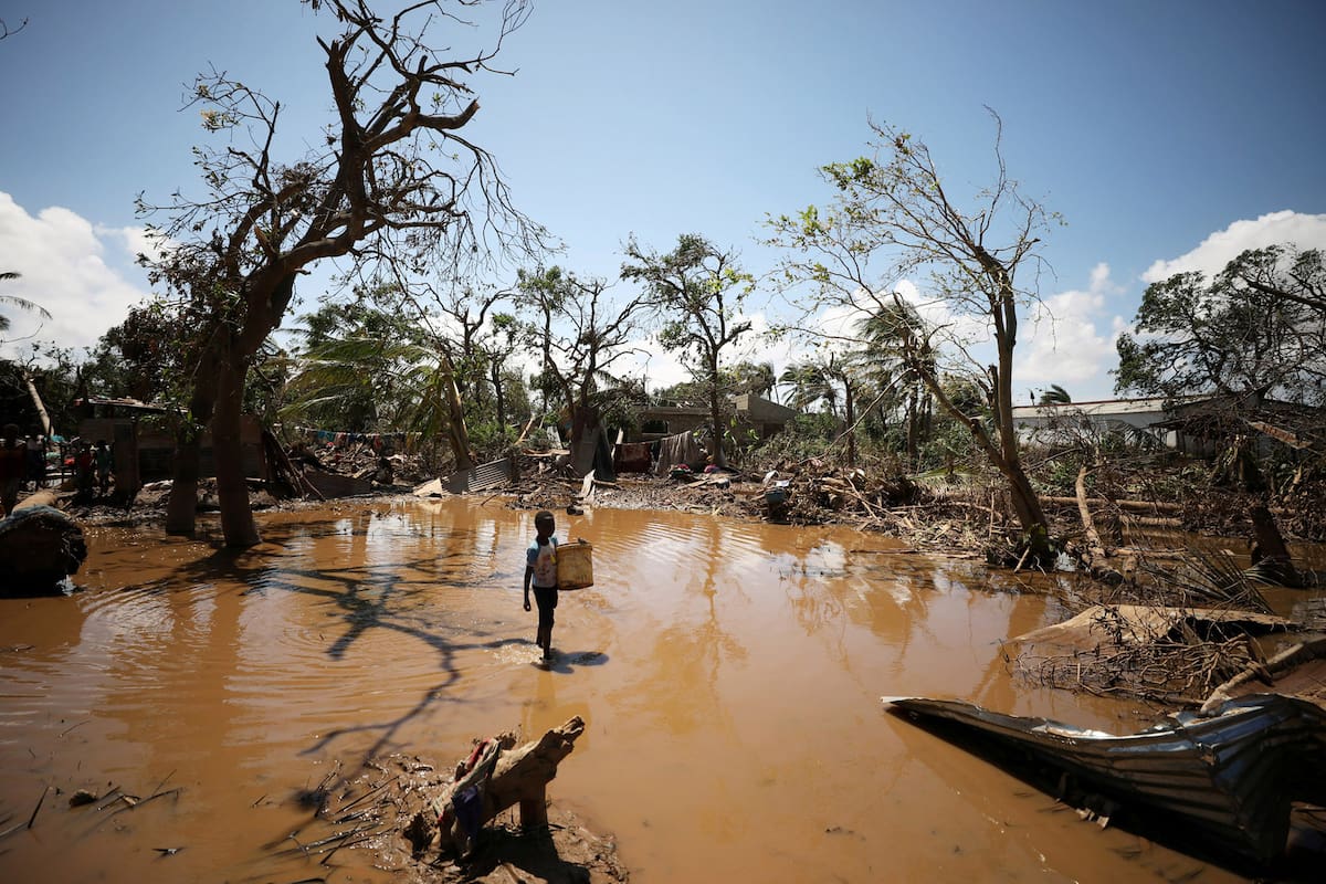 En las cercanías de Beira la inundación apenas cede