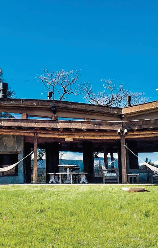 Vivienda construida con las técnicas de quincha modular y tapial en Luján, provincia de Buenos Aires. Proyecto y dirección de obra de AB Estudio. Gentileza: Estudio Migo / Estudio AB.