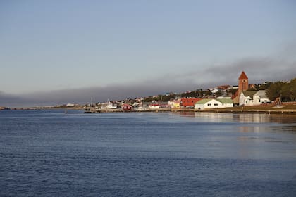 En las Islas Malvinas sus habitantes celebran como día patrio el 14 de junio, el aniversario de la recuperación del archipiélago por parte de las fuerzas militares británicas