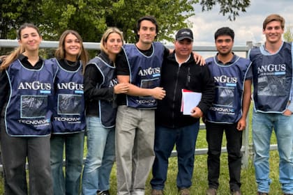 Ocho jóvenes van a Canadá por la gloria en una competencia internacional: “Vamos a buscar ganar”