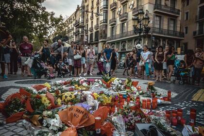 En Las Ramblas, familiares recordaron a los muertos en el atentado de hace un año en Barcelona