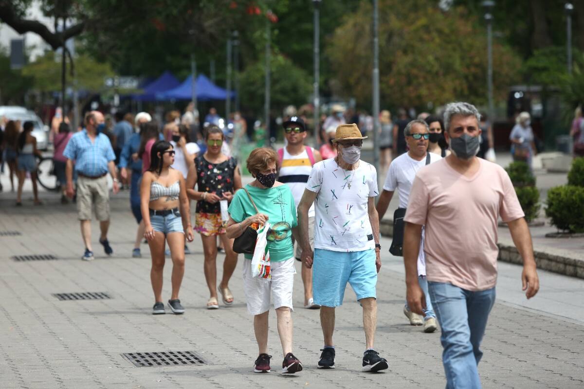 En las últimas 24 horas se registraron 12 muertes y 20.020 nuevos contagios