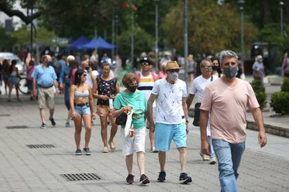 En las últimas 24 horas se registraron 12 muertes y 20.020 nuevos contagios