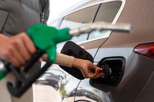 En las últimas semanas, al menos en 10 estados de EE.UU. hay una racha de bajas en el precio de la gasolina