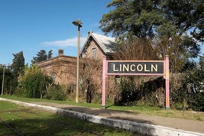 En Lincoln, solo se permite el ingreso a trabajadores esenciales