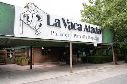 En Lobos, La Vaca Atada tiene sus clientes de siempre.