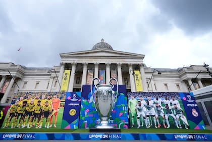 En Londres la fiesta en las calles es total, aún a la espera de conocer al campeón 2023-2024