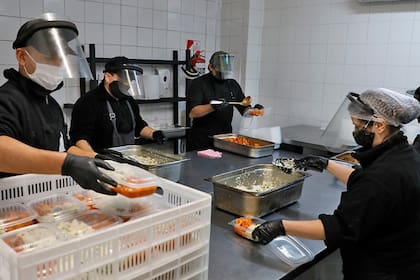 En los 46 hoteles de la ciudad preparados para asistir la demanda de pacientes con Covid-19 hay más de 4000 personas que reciben alimentos y atención a diario