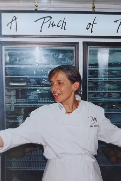 En los 80, cocinando en un restaurante de Chile