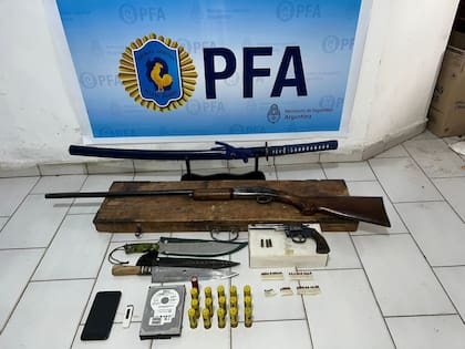 En los allanamientos en Mendoza se encontraron armas