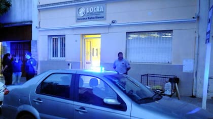 El allanamiento a la sede de la Uocra en Bahía Blanca, en enero de 2018