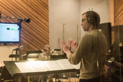 En Los Ángeles, Daniel produce, escribe y graba música para cine y televisión, de la mano de grandes artistas.