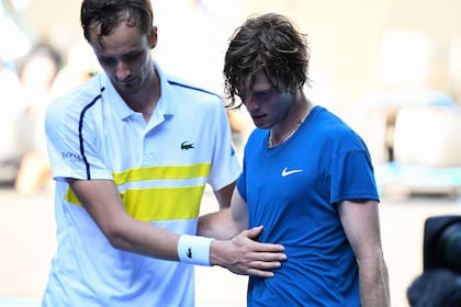 En los cuartos de final de Australia, el ruso Daniil Medvedev venció a su amigo y compatriota Andrey Rublev; desde el lunes próximo alcanzará su mejor ranking histórico, siendo Top 3.