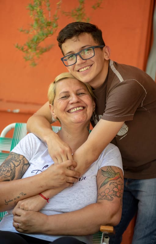 En los cuatro barrios entorno al Hospital Sommer, a 21 kilómetros de General Rodríguez, viven en casas particulares 200 pacientes con sus hijos e hijas; para muchos jóvenes, como Leandro Cuenca, el lugar donde sus padres llegaron por obligación se convirtió en su hogar
