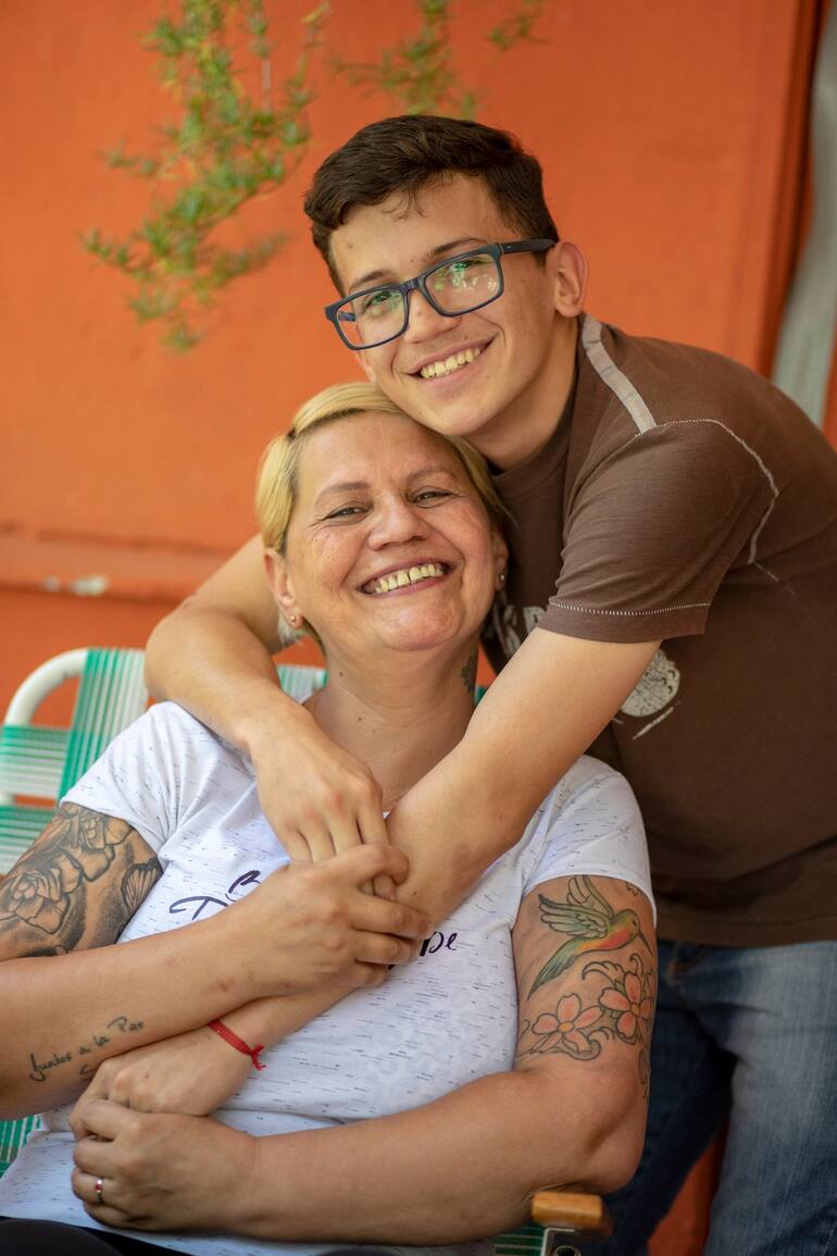 En los cuatro barrios entorno al Hospital Sommer, a 21 kilómetros de General Rodríguez, viven en casas particulares 200 pacientes con sus hijos e hijas; para muchos jóvenes, como Leandro Cuenca, el lugar donde sus padres llegaron por obligación se convirtió en su hogar