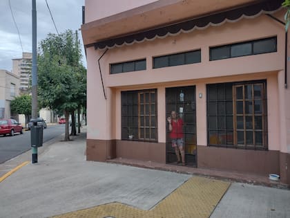 En los pasajes a la redonda de su casa, en Mataderos, Teresa Musarra conoce familias enteras que tuvieron dengue en las últimas semanas