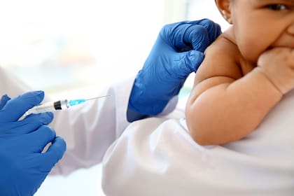 En los primeros seis meses de vida el niño o niña debe recibir 11 vacunas
