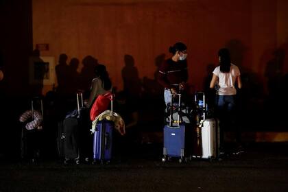 En los primeros tres meses de la pandemia, en cuatro países de la región, retornaron más de 100.000 migrantes. Pero, especialistas y retornantes coinciden en que al terminar la pandemia migraran de nuevo. Crédito: Confidencial.