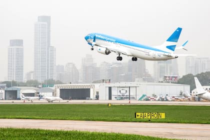 En los últimos 3 años Aerolíneas Argentinas incorporó 24 nuevos aviones y fue la primera de la región en operar los Boeing 737 MAX 8