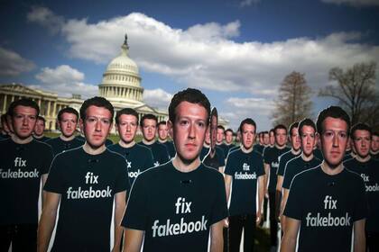 En los últimos años, Facebook ha estado en el centro de varias polémicas por el uso que da a los datos de sus usuarios y ha debido responder ante las autoridades.