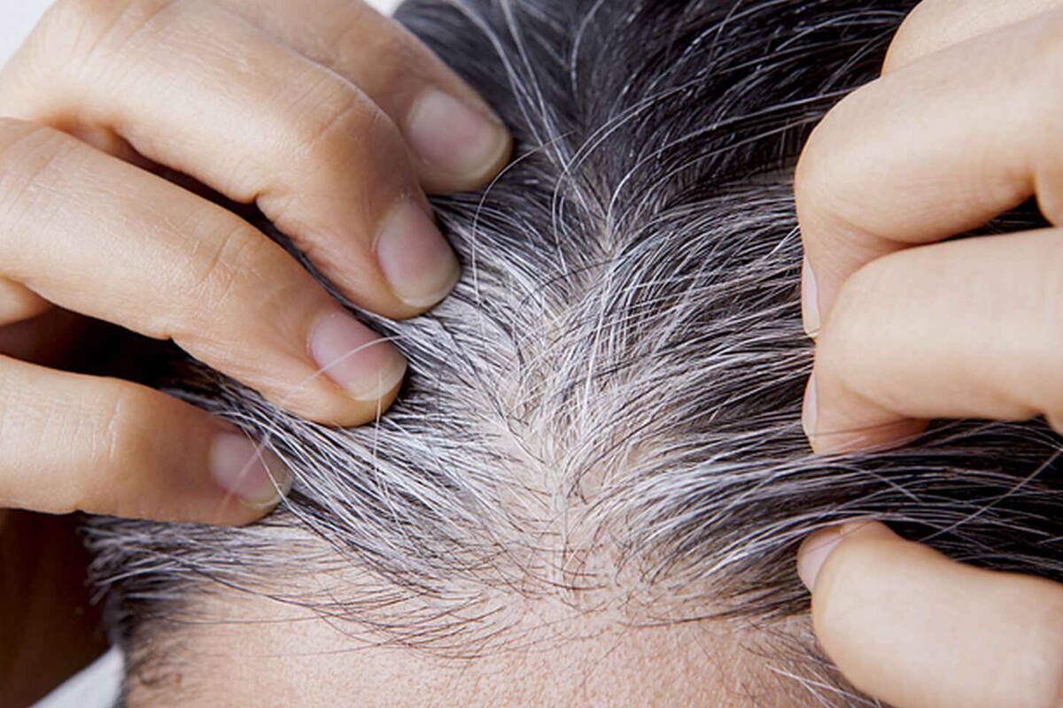 En los últimos años, muchas mujeres han optado por dejar de teñirse las canas y mostrar su pelo al natural