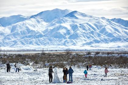 En los últimos días, cientos de mendocinos se escaparon a la montaña sin respetar los protocolos. Para este fin de semana se intensificaron los controles.