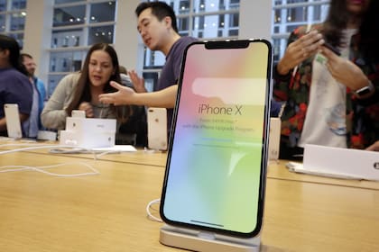 En los últimos lanzamientos la compañía incrementó el precio de su smartphone al superar los 1000 dólares en algunas versiones