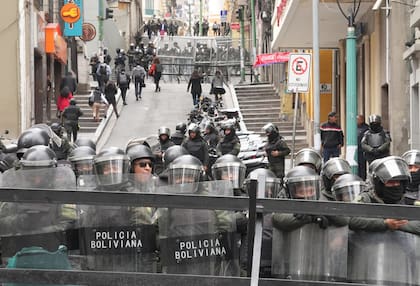 En los últimos meses el valor y la escasez de combustibles sumió en una gran crisis civil al pueblo boliviano