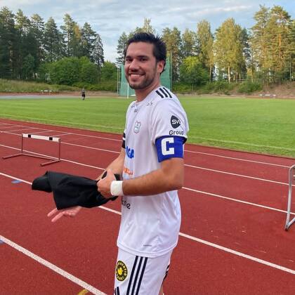 En los últimos partidos Juan Ignacio se volvió uno de los capitanes de Keuruun Pallo, el club en el que está desde hace más de un año.