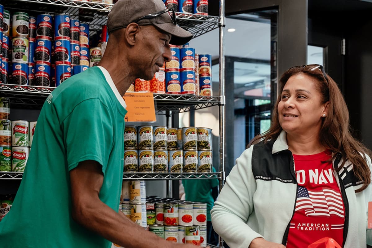 En más de 60 puntos de Chicago entregarán apoyos alimenticios (Web/Greater Chicago Food Depository)