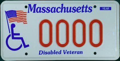 En Massachusetts, los aprobados para una placa de Veterano Discapacitado por Asuntos Médicos están exentos de pagar ciertas tarifas