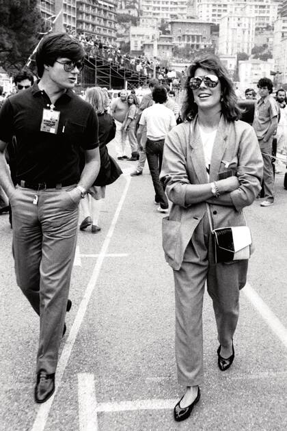En mayo de 1983, con Robertino Rossellini, hijo de Ingrid Bergman y Roberto Rossellini, viendo la Fórmula 1. Eran íntimos amigos, aunque siempre se aseguró que convivieron como pareja