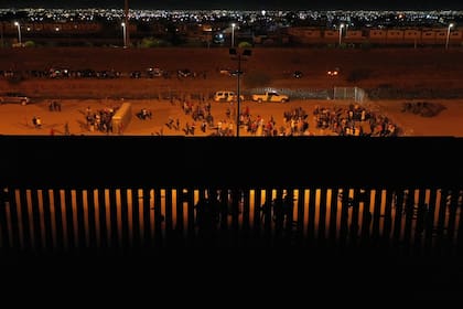 En mayo expiró el Título 42 lo que generó una mayor presencia de personas indocumentadas en la frontera sur de Estados Unidos. (Archivo: Patrick T. Fallon / AFP)