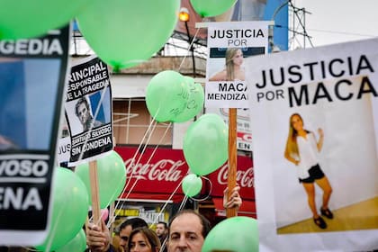 En mayo, familiares, amigos y conocidos de Macarena pidieron justicia en una suelta de globos
