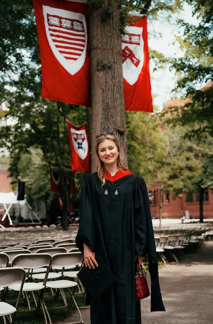 En mayo, la princesa Elisabeth completó su máster en Políticas Públicas en la Universidad de Harvard (Foto: Instagram @belgianroyalpalace)