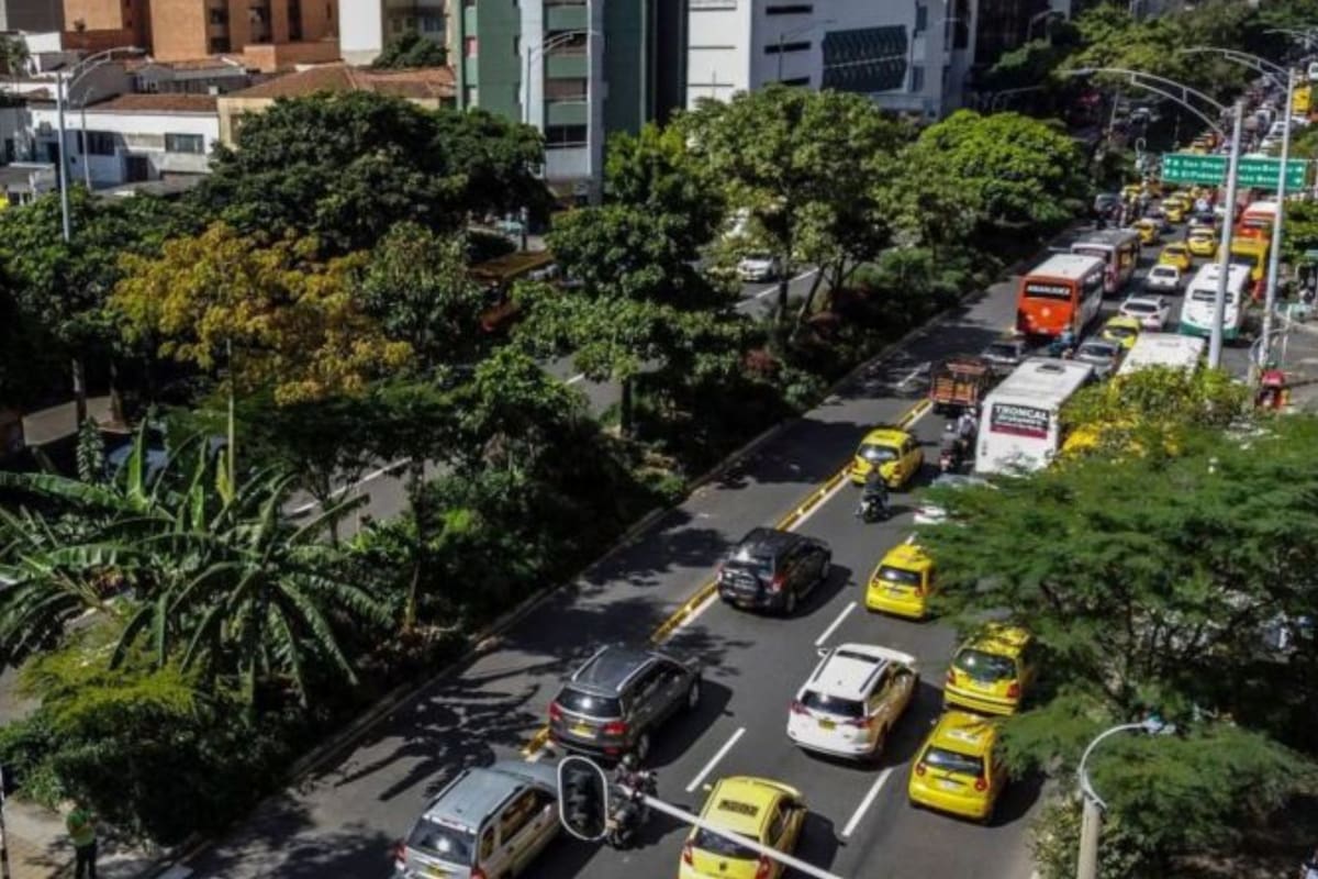 En Medellín se implementa el sistema llamado "Pico y pala", para restringir la circulación de autos durante determinados días